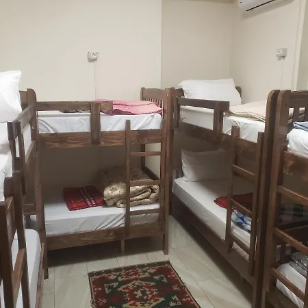 Hostel Oakland Tirana