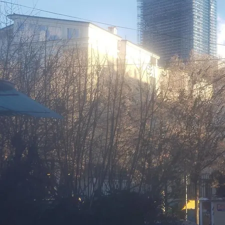 Oakland * Tirana