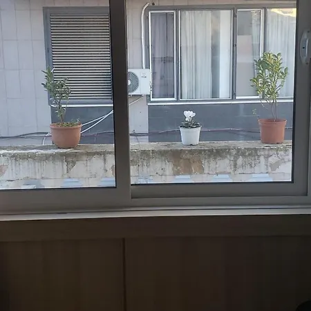 Oakland Hostel *
