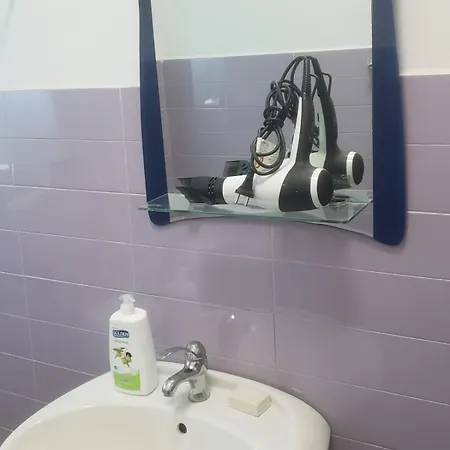 Oakland Hostel *