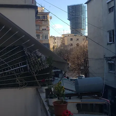 Oakland Tirana