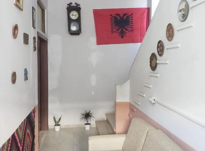 Oakland Hostel Tirana